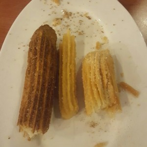 Churros tradicionales y rellenos de manzana y manjar