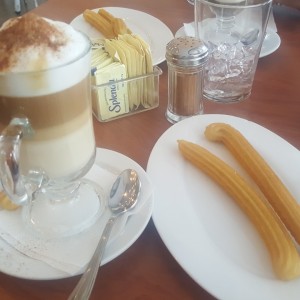 capuchino con churros