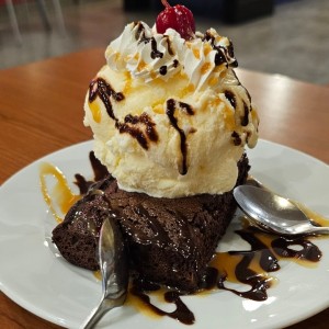 Postres - Brownie con Helado