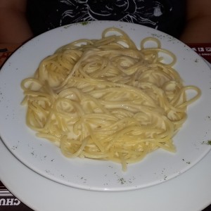 Spaguetti en salsa blanca