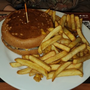 Hamburguesa con queso y tocino
