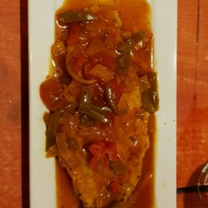 Filete de Pescado en Salsa Criolla