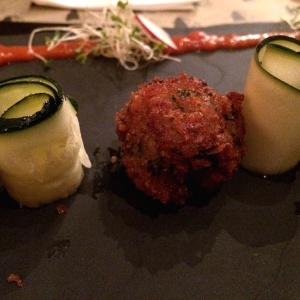 Zucchini y croquetas de camarones