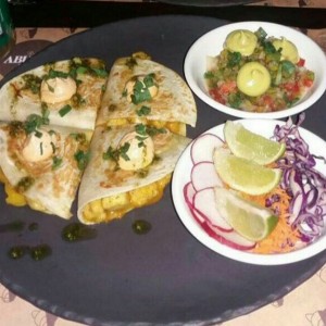 quesadilla de pollo al curry