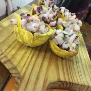 patacon relleno de ceviche de coco 
