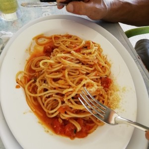 Espagueti a ka napolitana 