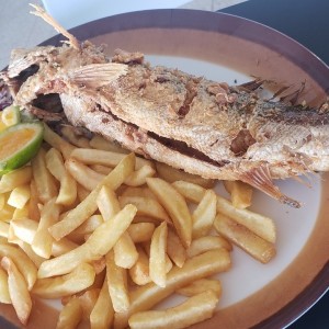 Mariscos - Corvina Frita (Entera)