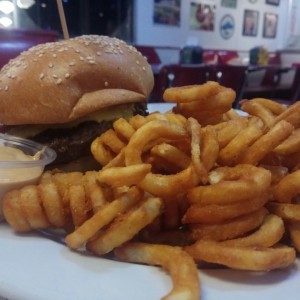 hamburguesa con salsa bufalo