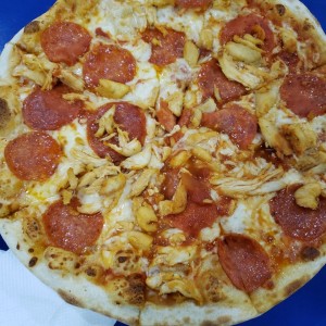 Pizza de Pollo y Pepperoni