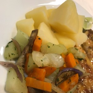 vegetales y filete pescaod 