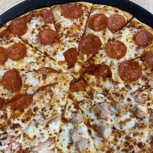 Pizza de pollo y pepperoni 