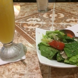 Limonada y ensalada libanesa (menu ejecutivo)