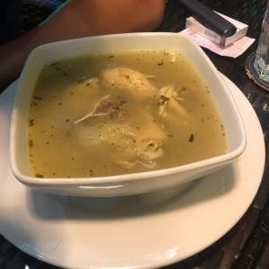 47. Sopa de pollo