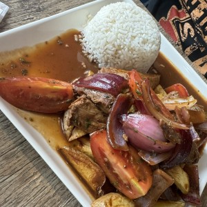 TÍPICO - LOMO SALTADO