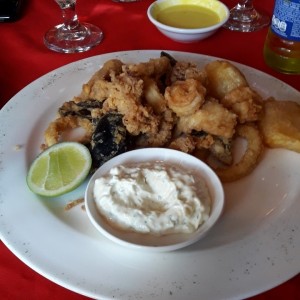 Picada de mariscos 