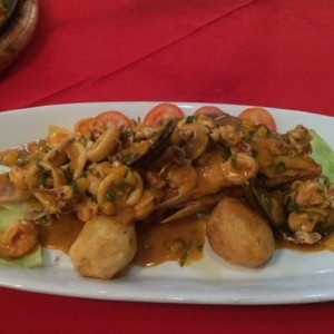 filete de pescado con mariscos