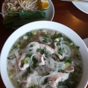 pho de pollo