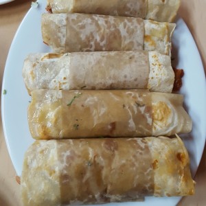 Tacos al pastor en tortilla de harina 
