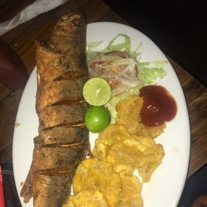 pescado Frito con patacones