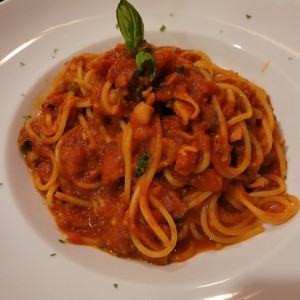 Spaghetthi en salsa Amatriciana
