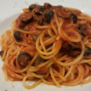 Spaghetti a la putanesca