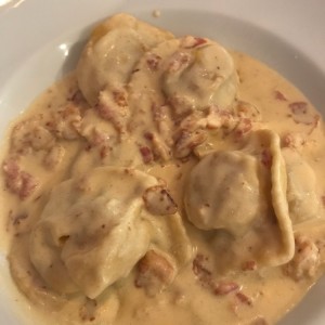 raviolis a la carbonara rellenos de zapallo 