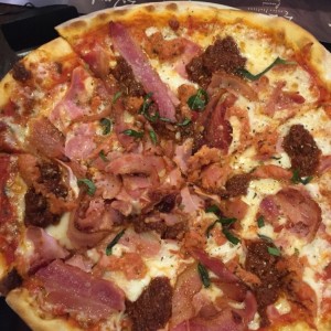 pizza carnivora