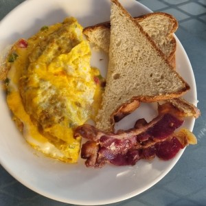 Desayuno - Omelette con Tocino