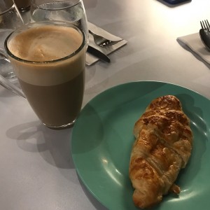 Latte y Croisand de Almendras