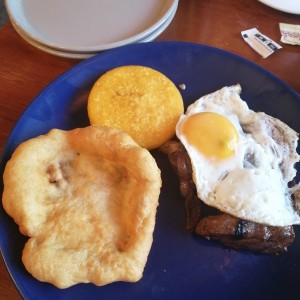 Bistec a la caballo