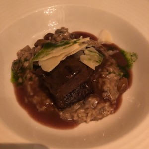 short rib sobre rissotto de trufas