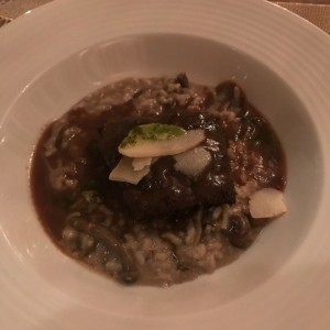 short rib con risotto de trufas