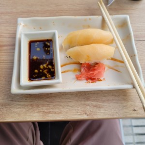 Nigiri sushi - Maguro blanco