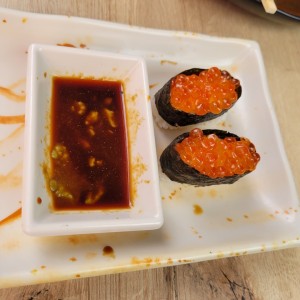 Nigiri sushi - Ikura