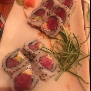 maguro roll