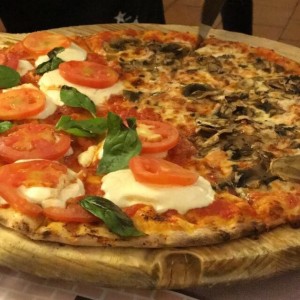 Pizza Margarita Bufala + Funghi