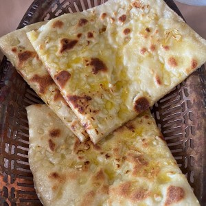 Naan de Ajo 