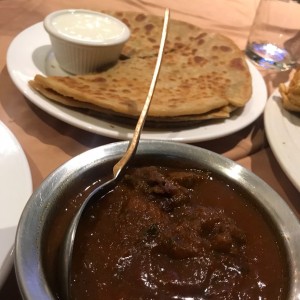 Paneer Paratha y Mutton Curry