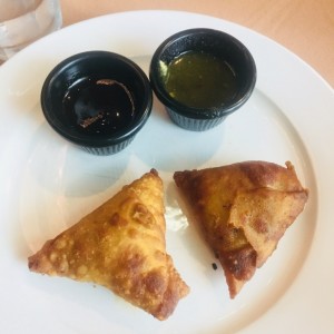 Samosas de pollo