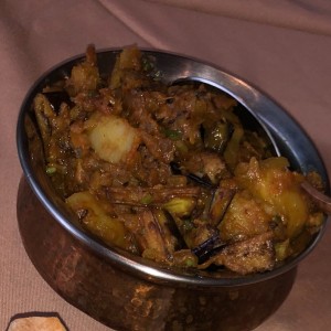 baigan aloo (berenjenas ?)