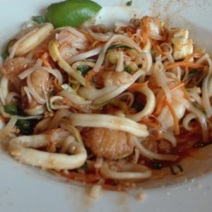 Pad thai de mariscos