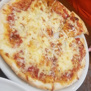 Pizza 4 Quesos.