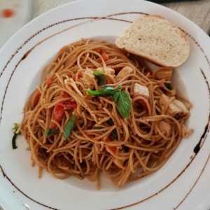 Spaguettis Integrales con pollo a la plancha