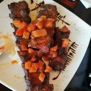 Chuletas con salsa de frutas