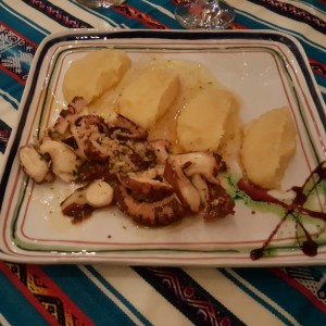 pulpo al ajillo