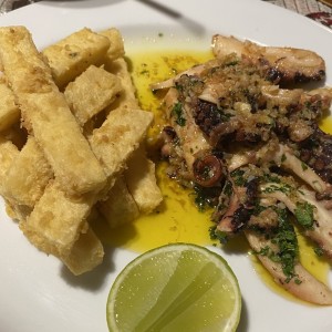 Pulpo al Ajillo