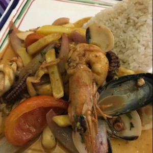 saltado de mariscos