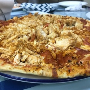 pizza de peporoni con pollo