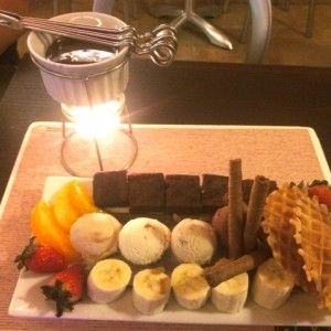 fondue de chocolate con frutas