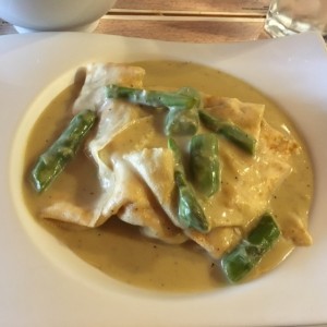 Crepes de pollo con esparragos. 